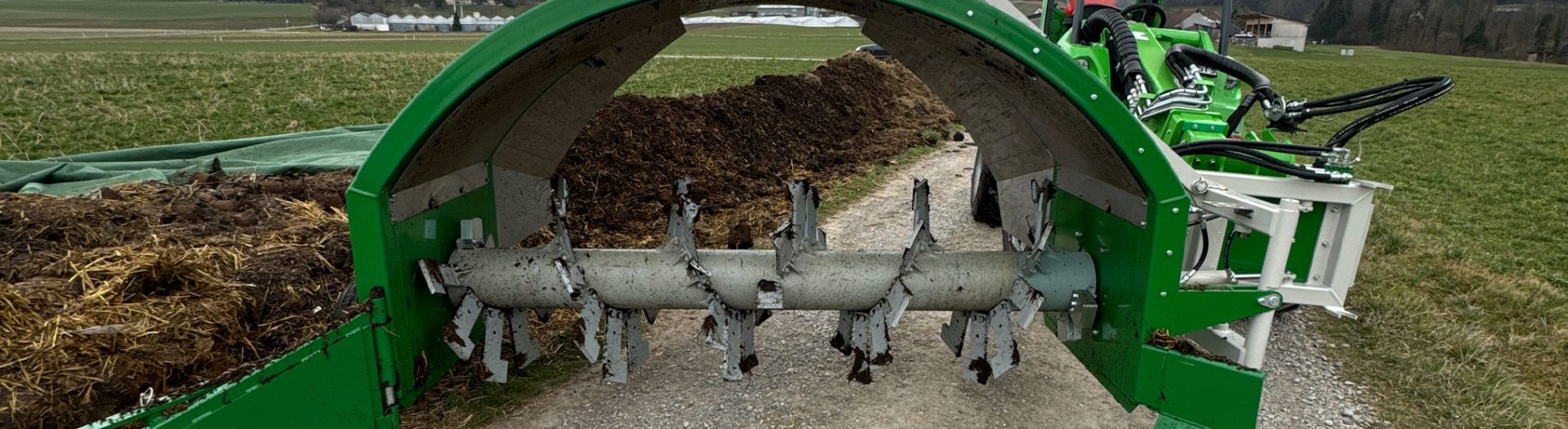 Compost turner TG 233 teaser